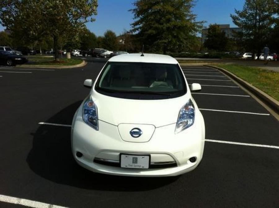  Nissan Leaf Stretch Limousine 2012 года  (фото 11 из 24)
